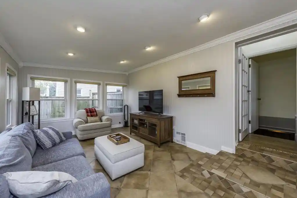 Photo 4 of Single family home for sale at 5601 35th Avenue, Kenosha, WI 53144 | MLS# 1986225 | Listing updated on 2026-10-28