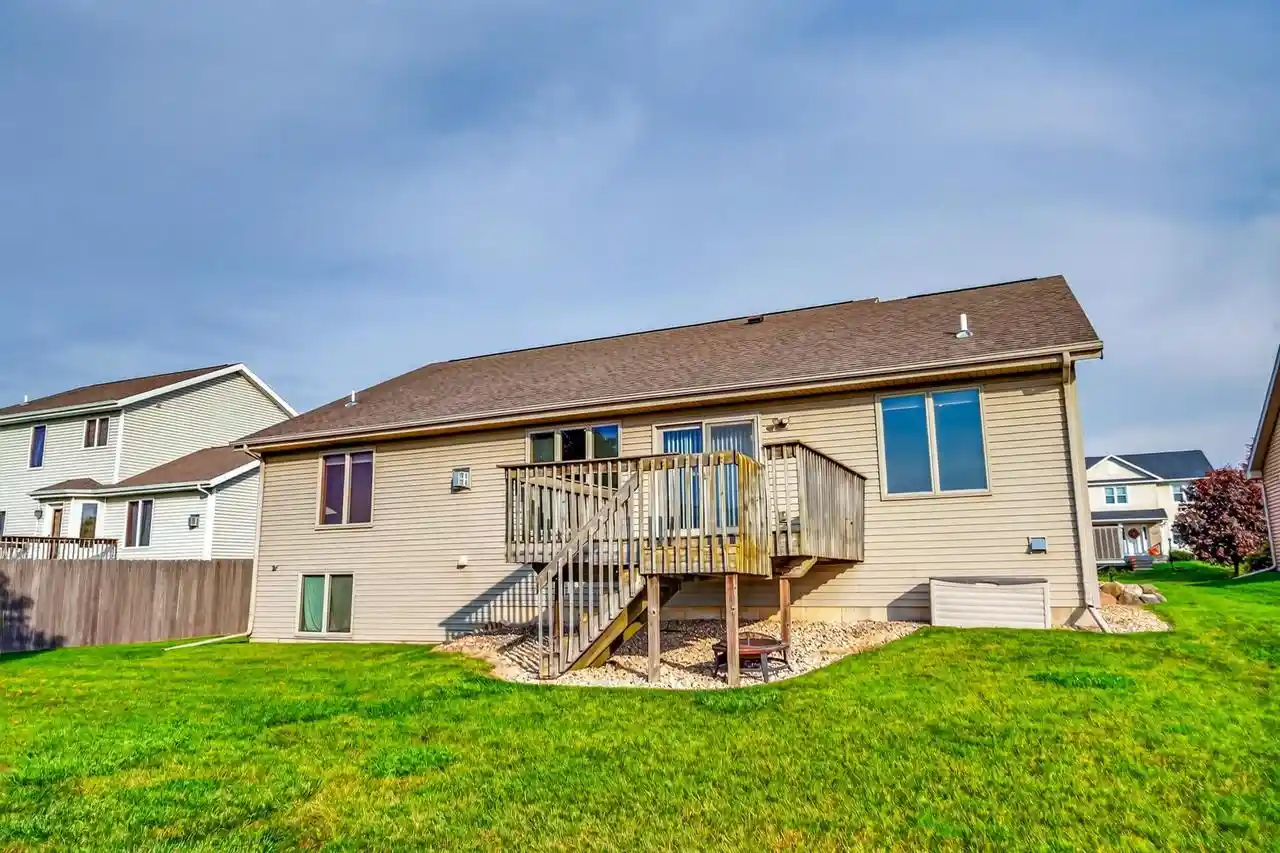 Photo 3 of Single family home for sale at 124 Marcie Dr, Brooklyn, WI 53521 | MLS# 2035387 | Listing updated on 2026-10-26