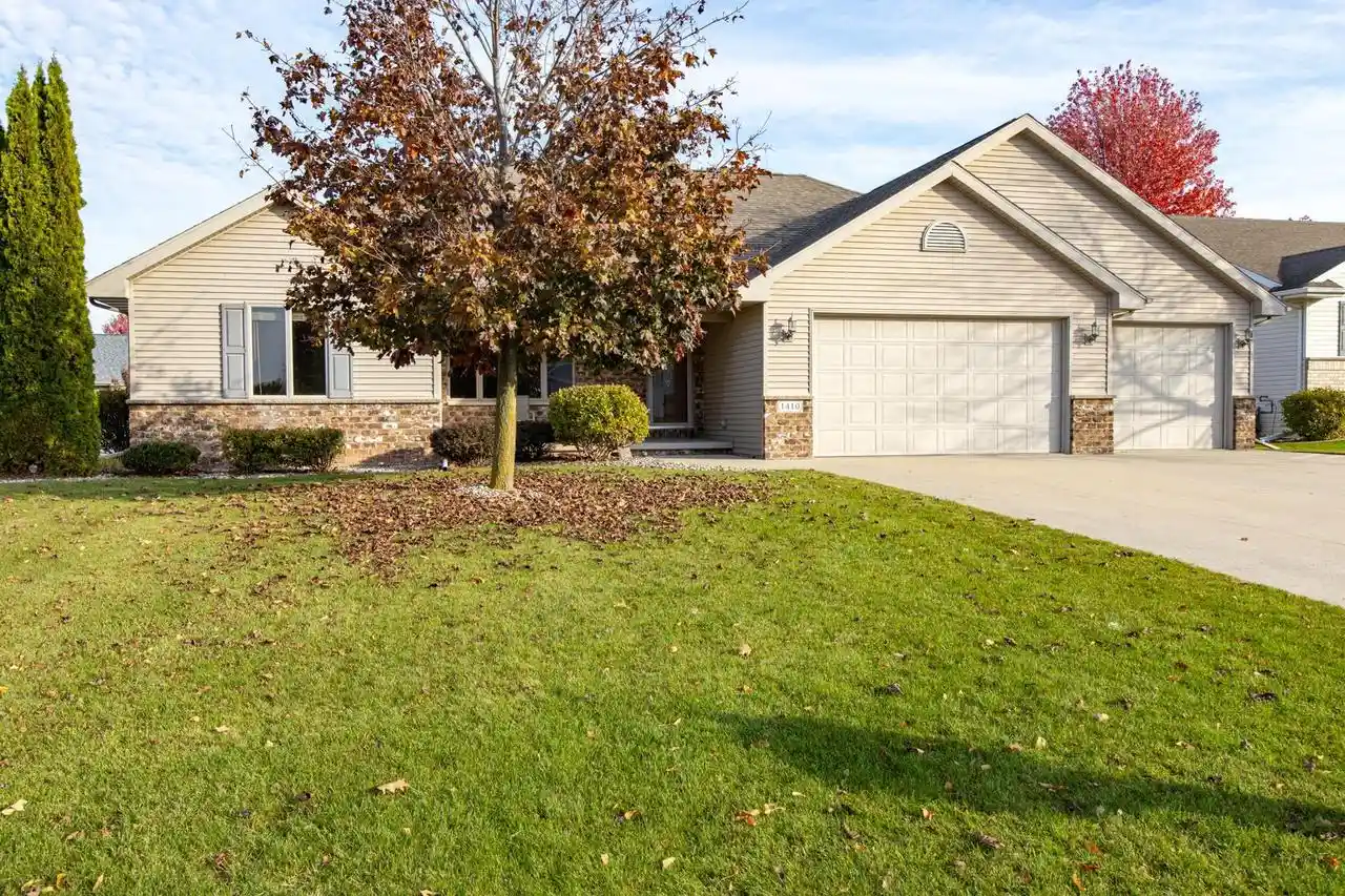 Photo 1 of Single family home for sale at 1410 W Mason Ridge Ct, Appleton, WI 54914 | MLS# 50334911 | Listing updated on 2026-10-28