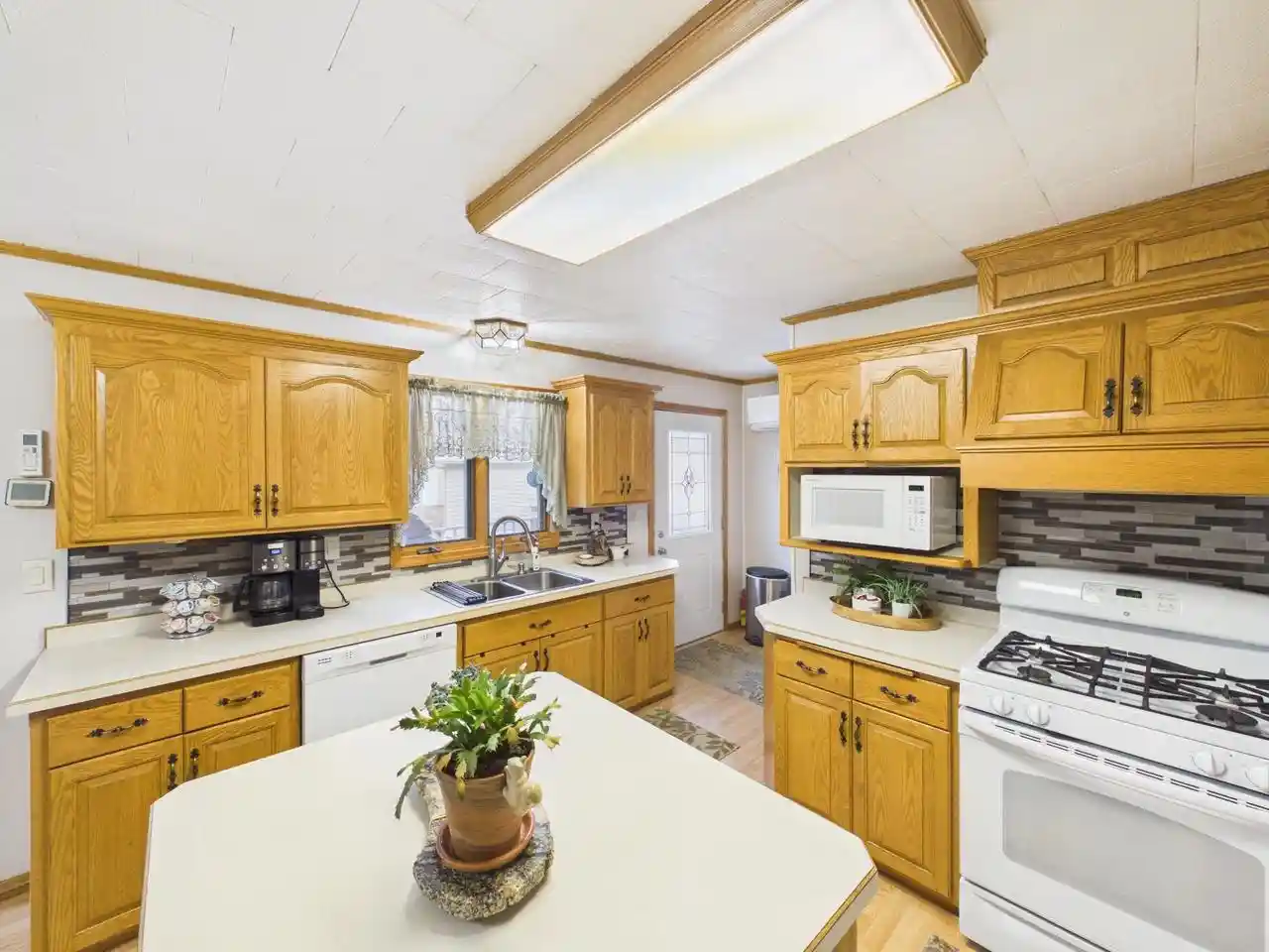 Photo 4 of Single family home for sale at 5221 Airport Ln, Laona, WI 54541 | MLS# 50334920 | Listing updated on 2026-10-26