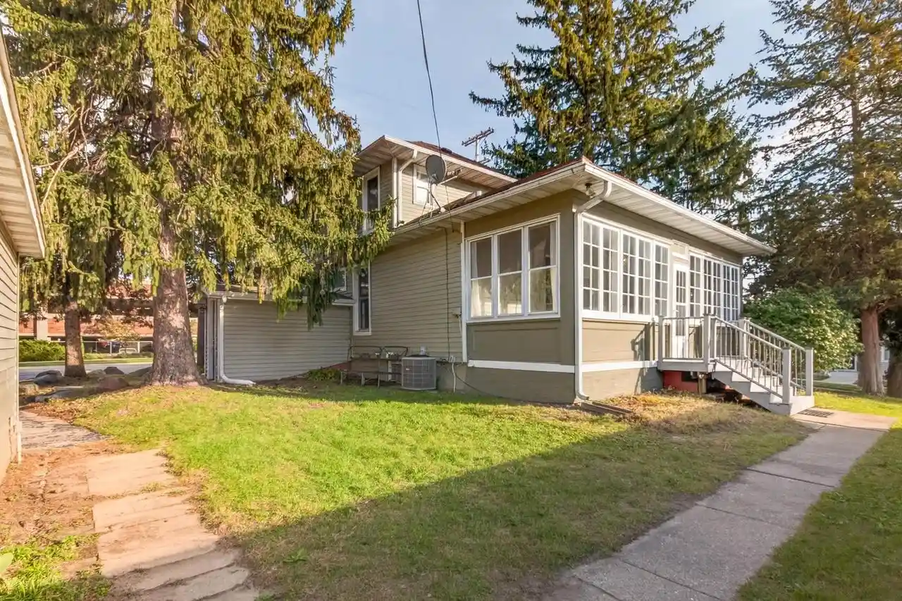 Photo 4 of Single family home for sale at 1148 Fish Hatchery Rd, Madison, WI 53715 | MLS# 2035412 | Listing updated on 2026-10-27