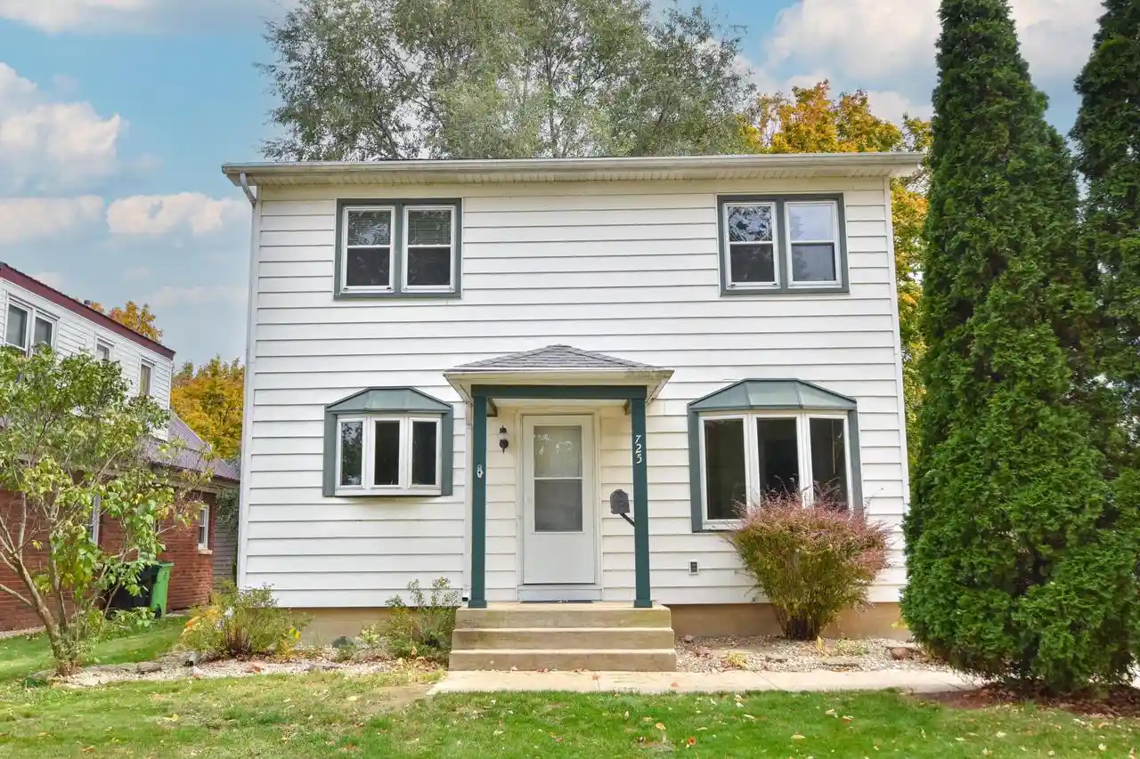 Single family home for sale at 725 Mac Arthur Dr, Beaver Dam, WI 53916 | MLS# 1986286
