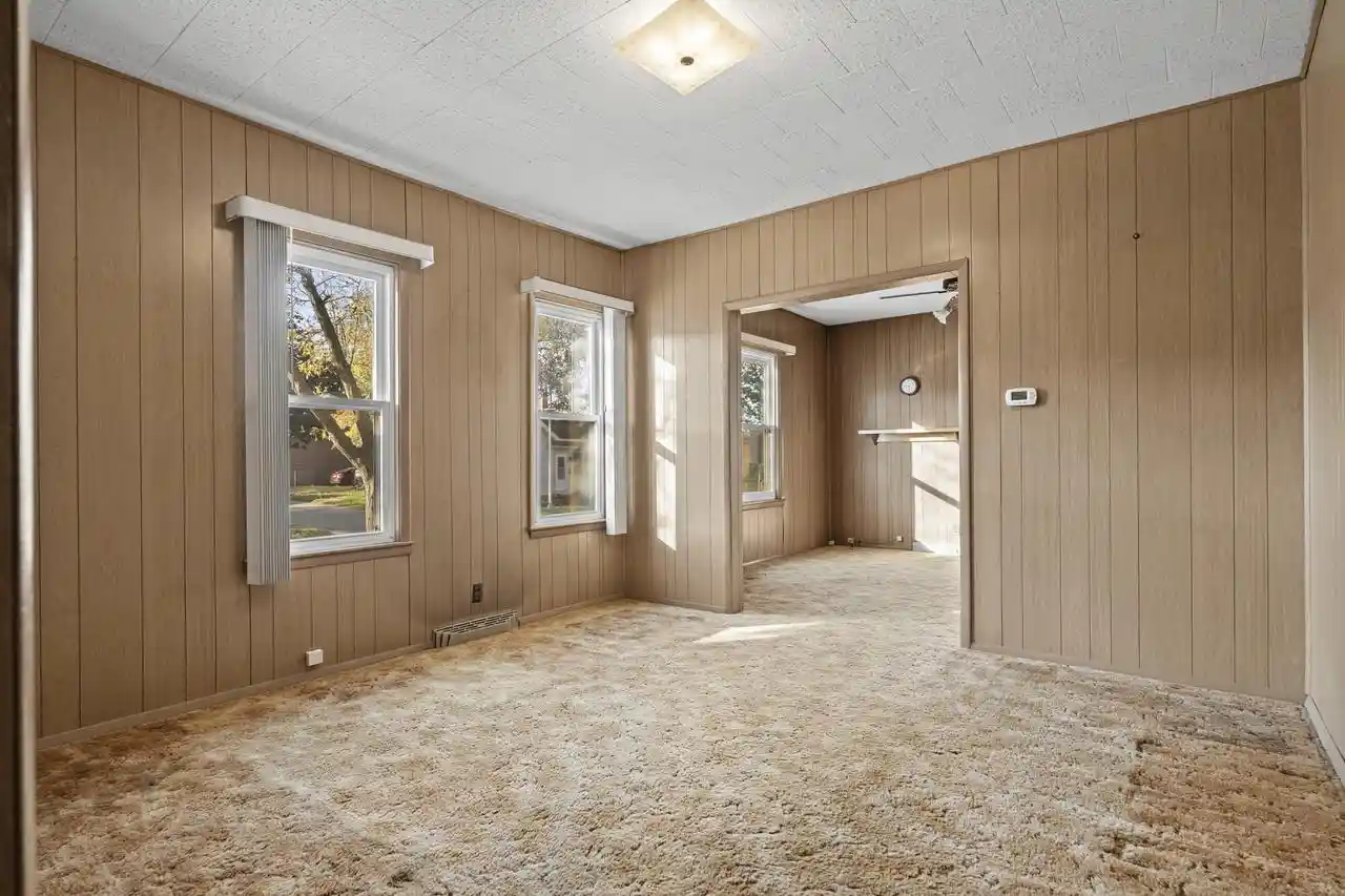 Photo 4 of Single family home for sale at 423 Adams St, La Crosse, WI 54601 | MLS# 1986289 | Listing updated on 2026-10-27