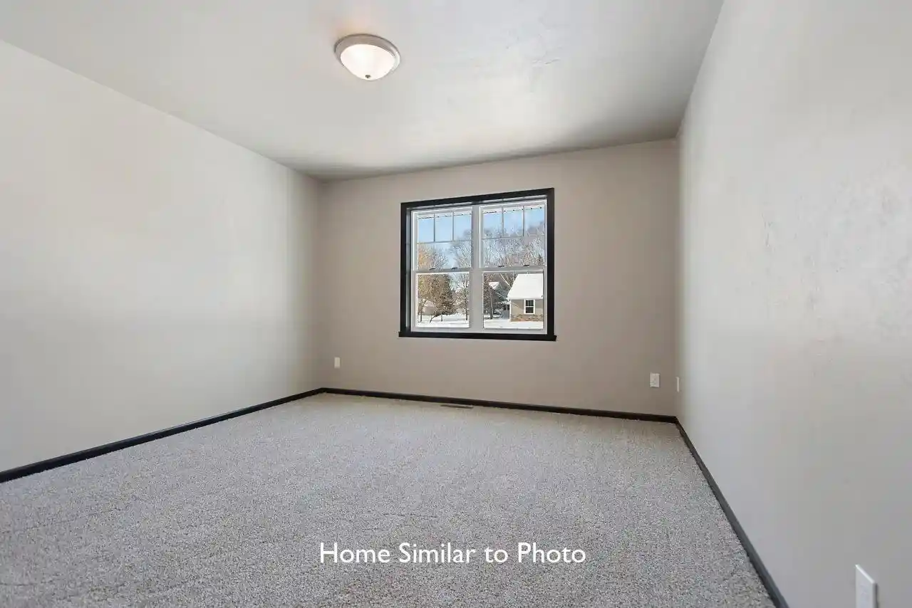 Photo 4 of Single family home for sale at 464 Rusch Dr, Combined Locks, WI 54113 | MLS# 50334946 | Listing updated on 2026-10-28