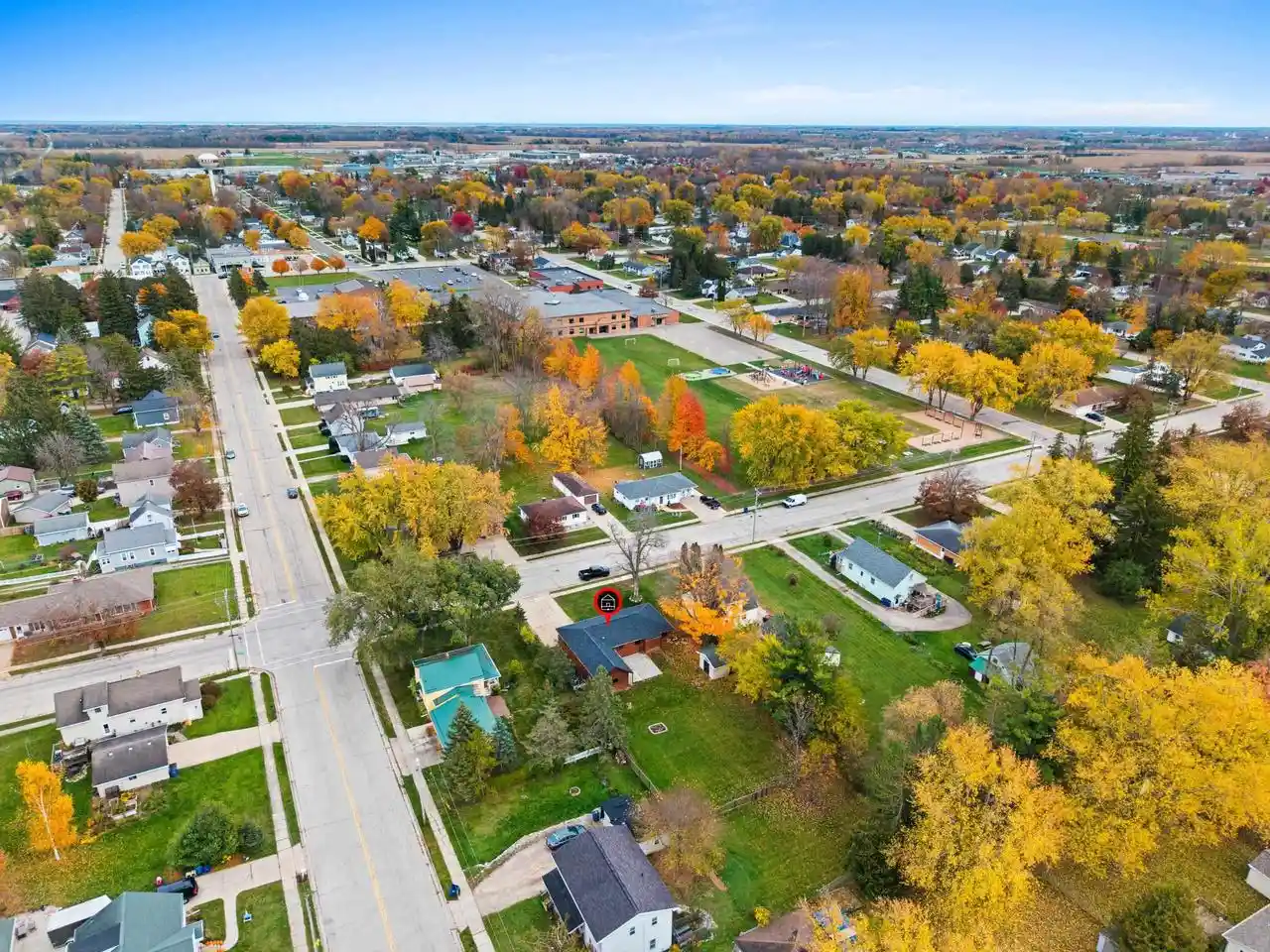 Photo 3 of Single family home for sale at 215 Lincoln St, Pulaski, WI 54162 | MLS# 50334950 | Listing updated on 2026-10-28
