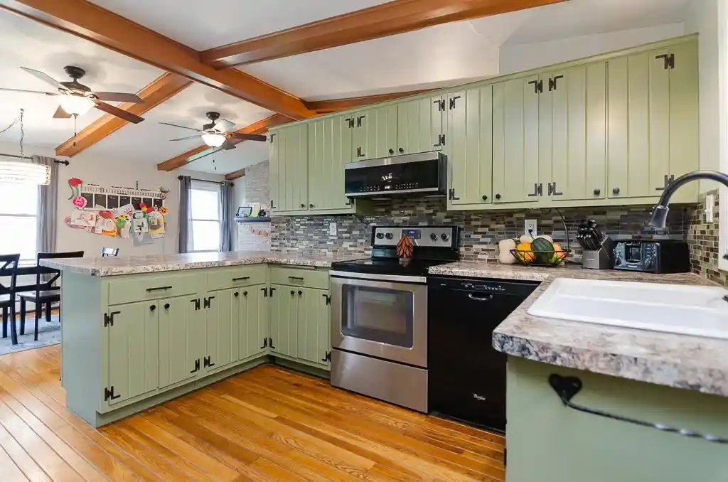 Photo 2 of Single family home for sale at 190 St Marys Blvd, Green Bay, WI 54301 | MLS# 50334952 | Listing updated on 2026-10-27