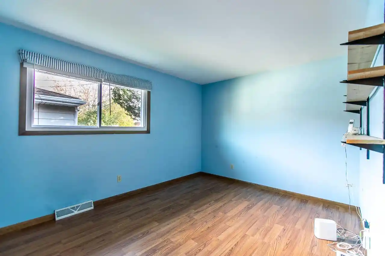 Photo 4 of Single family home for sale at 4907 Westway Ave, Racine, WI 53406 | MLS# 1986337 | Listing updated on 2026-10-28