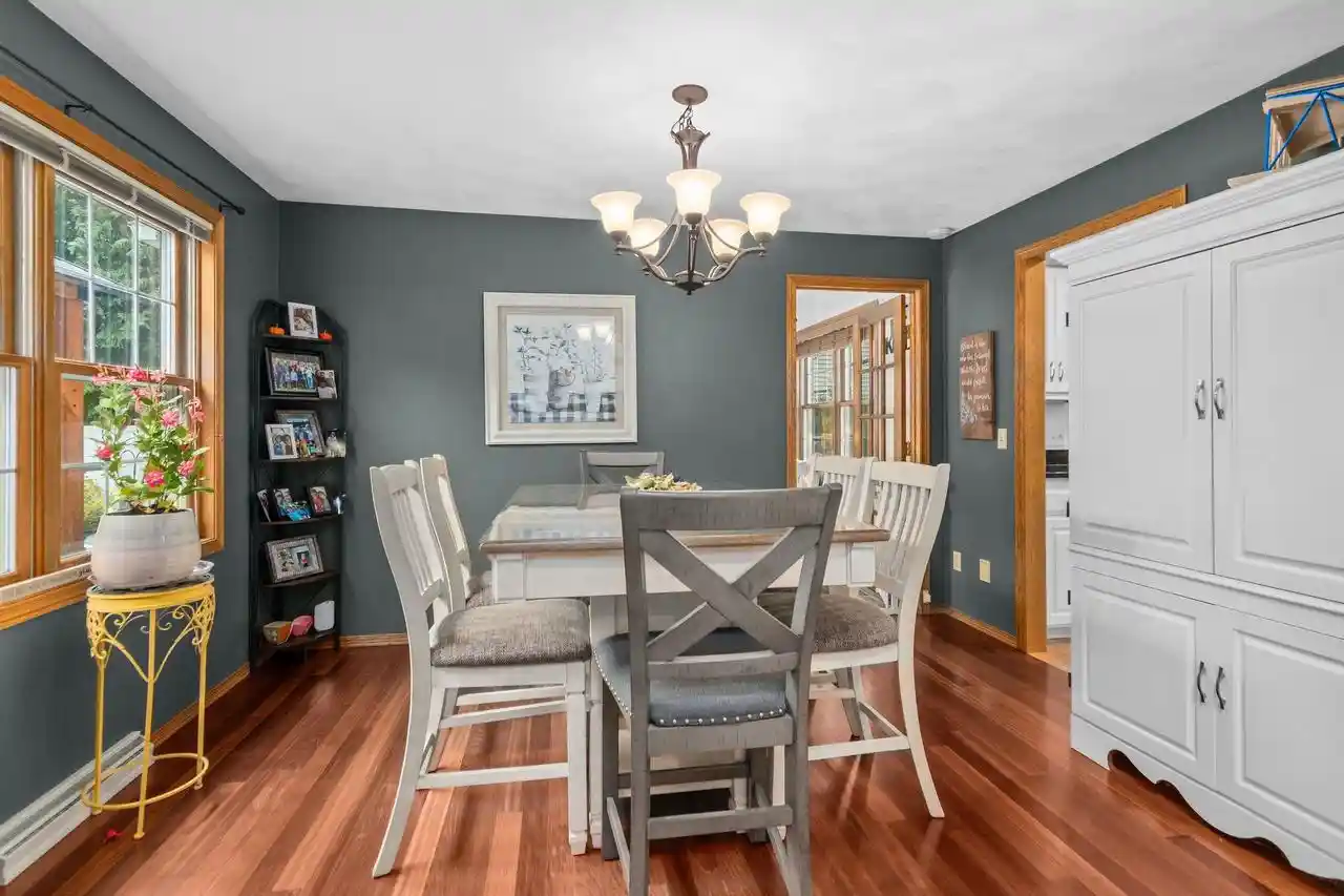 Photo 3 of Single family home for sale at 1133 W Woodstone Dr, Appleton, WI 54914 | MLS# 50334970 | Listing updated on 2026-10-28