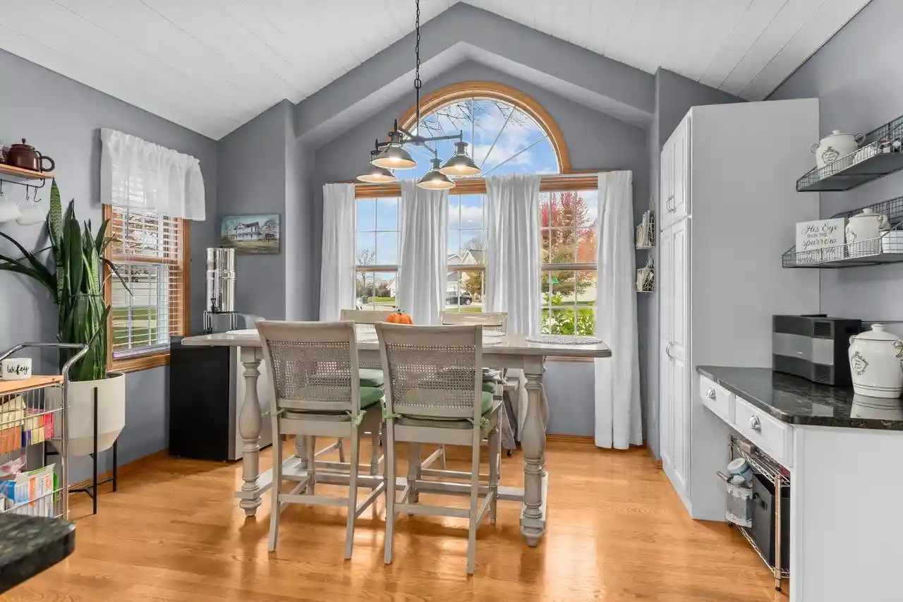 Photo 4 of Single family home for sale at 1133 W Woodstone Dr, Appleton, WI 54914 | MLS# 50334970 | Listing updated on 2026-10-28