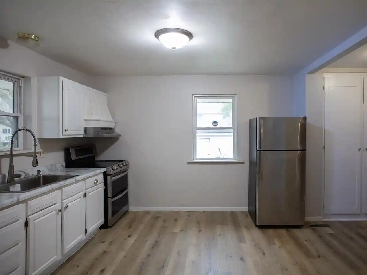 Photo 3 of Multi family home for sale at 504 Elmore St, Green Bay, WI 54303 | MLS# 50334928 | Listing updated on 2026-10-29