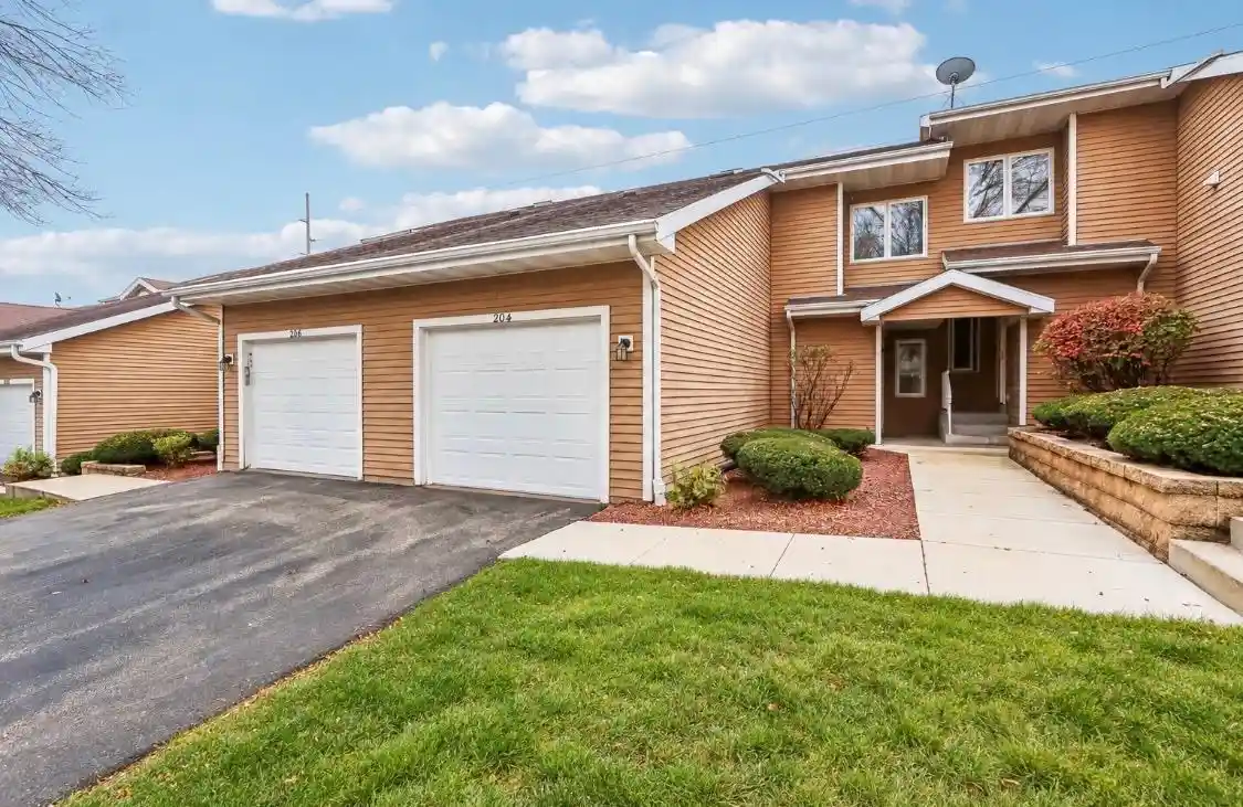 Condo for sale at 204 Crk Edge Ct, Waunakee, WI 53597 | MLS# 2035460