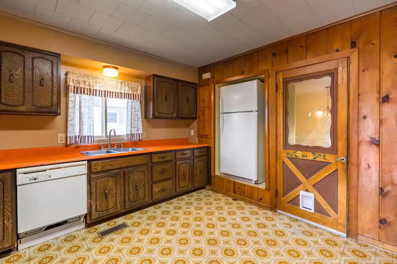 Photo 3 of Single family home for sale at 1418 5th Avenue, Antigo, WI 54409 | MLS# 22605359 | Listing updated on 2026-10-28