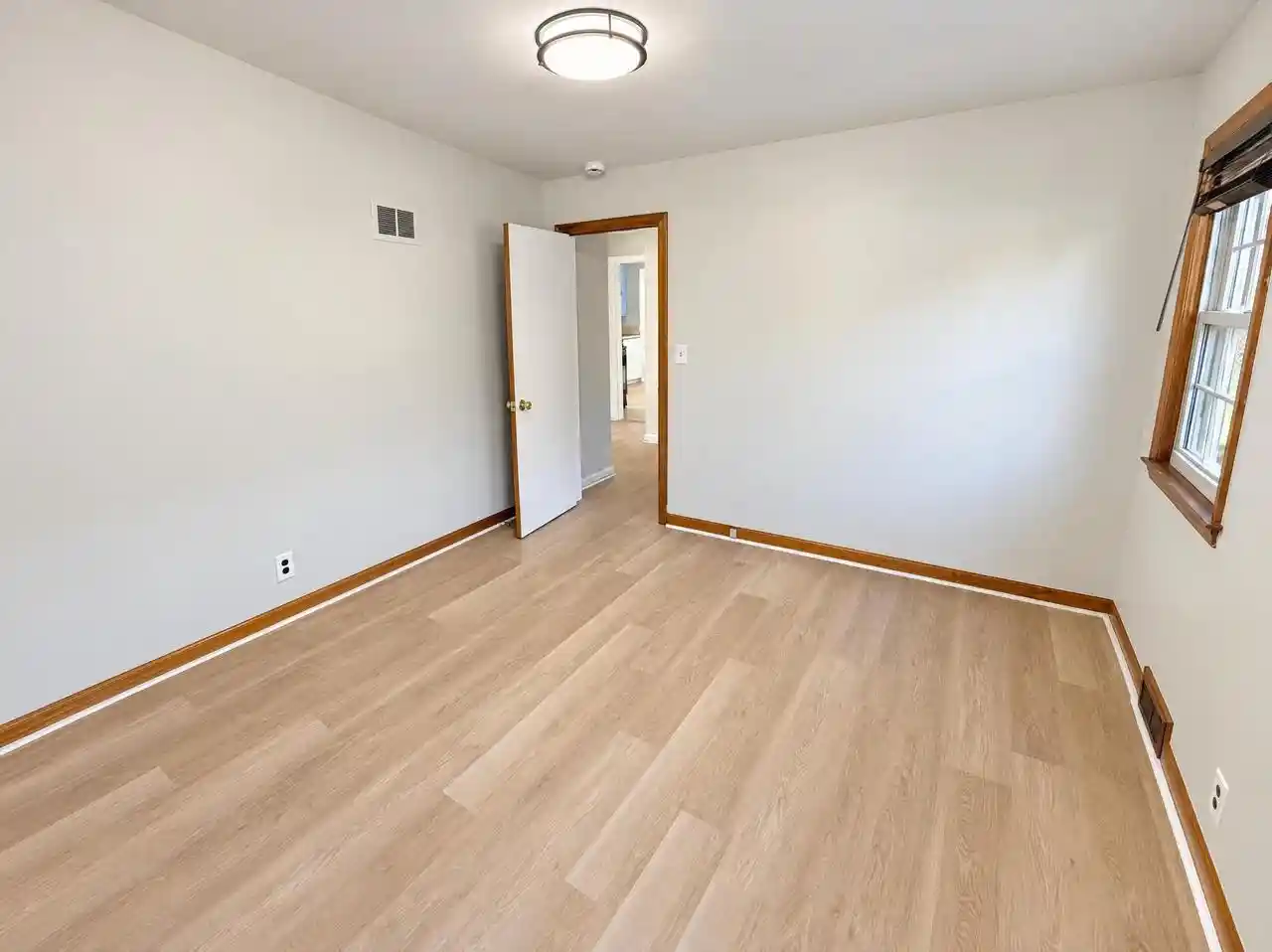 Photo 3 of Single family home for sale at 4319 S Lenox St, Milwaukee, WI 53207 | MLS# 1986345 | Listing updated on 2026-10-27
