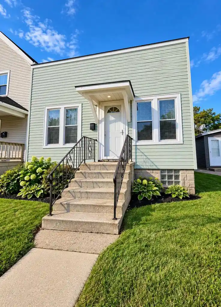 Single family home for sale at 4606 Sheridan Rd, Kenosha, WI 53140 | MLS# 1986347