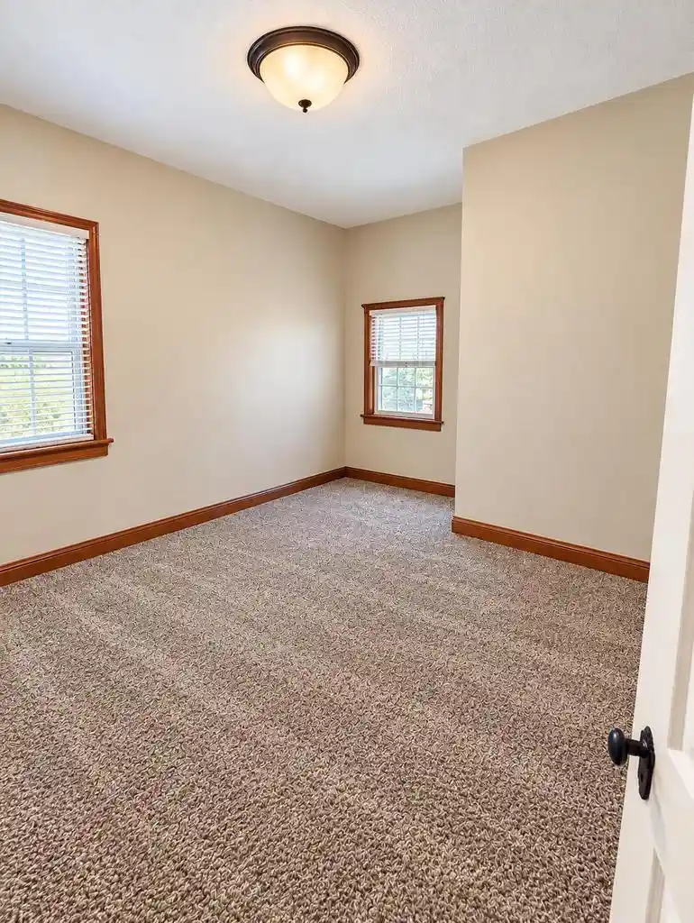 Photo 4 of Single family home for sale at 4606 Sheridan Rd, Kenosha, WI 53140 | MLS# 1986347 | Listing updated on 2026-10-27