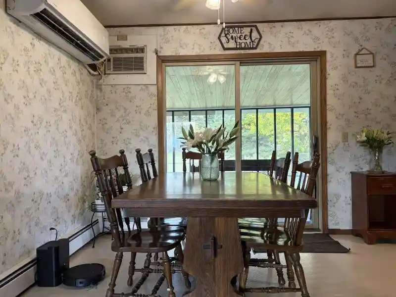 Photo 3 of Single family home for sale at 129 River St, Portage, WI 53901 | MLS# 2035474 | Listing updated on 2026-10-27