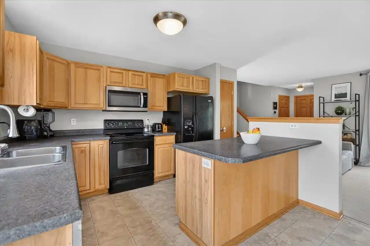 Photo 3 of Single family home for sale at 7126 Heather Glen Dr, Madison, WI 53719 | MLS# 2035485 | Listing updated on 2026-10-28