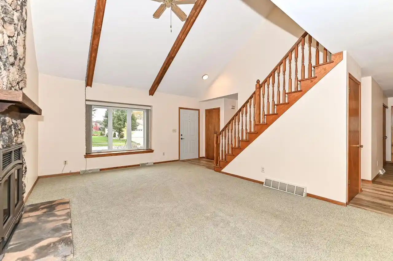 Photo 1 of Single family home for sale at 4127 W Southwood Dr, Franklin, WI 53132 | MLS# 1986387 | Listing updated on 2026-10-29