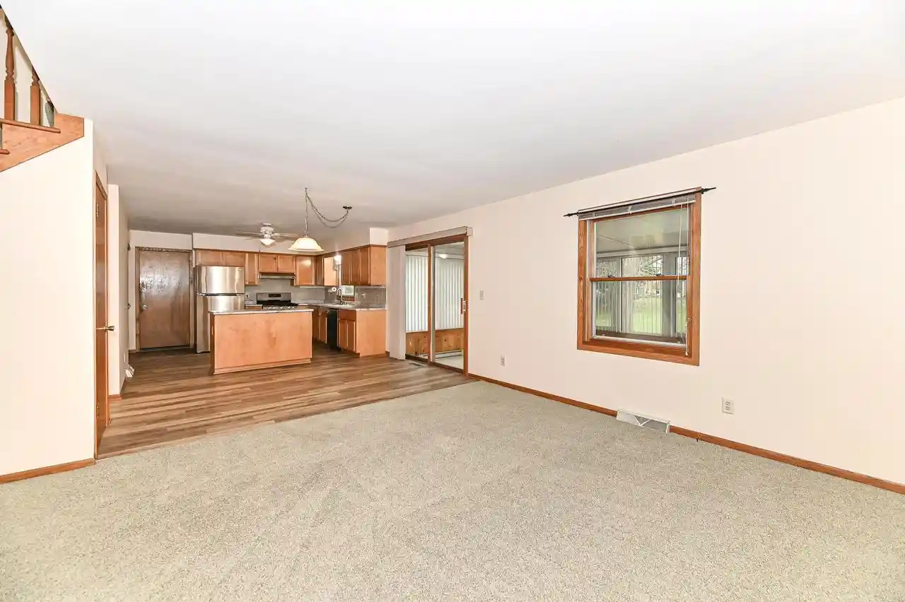 Photo 2 of Single family home for sale at 4127 W Southwood Dr, Franklin, WI 53132 | MLS# 1986387 | Listing updated on 2026-10-29