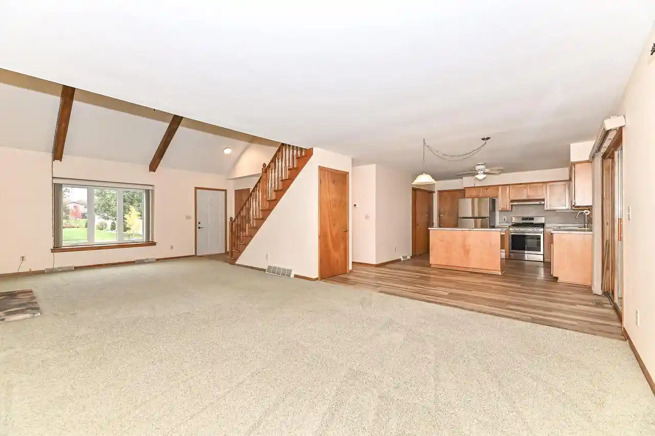 Photo 3 of Single family home for sale at 4127 W Southwood Dr, Franklin, WI 53132 | MLS# 1986387 | Listing updated on 2026-10-29