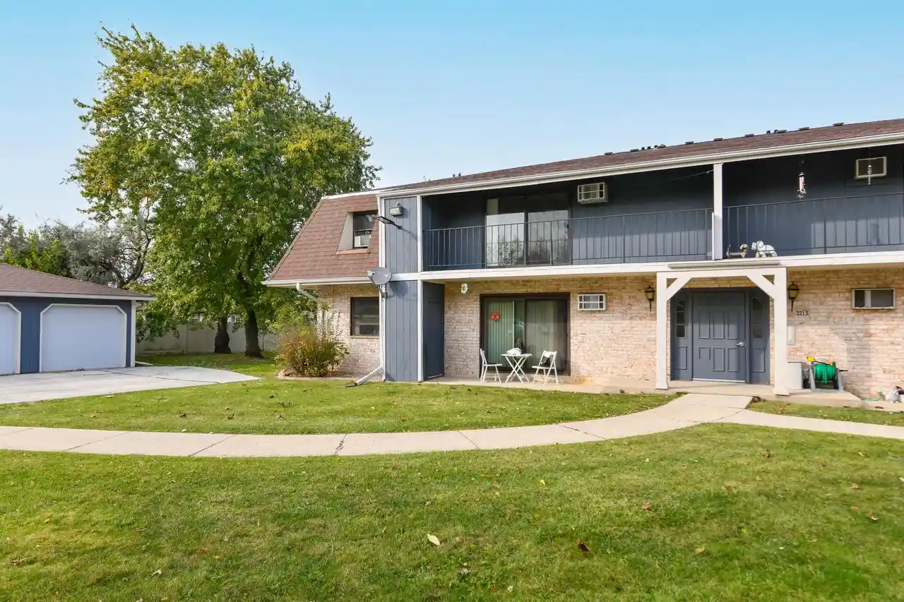 Condo for sale at 3215 W Mangold Ave #H, Milwaukee, WI 53221 | MLS# 1986392
