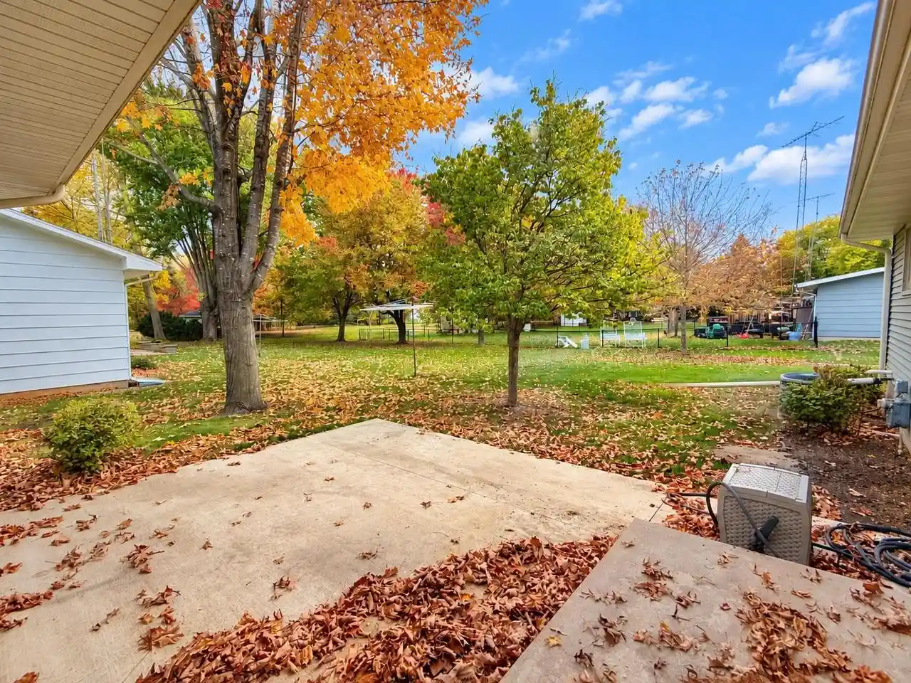 Photo 4 of Single family home for sale at 333 Oak St, Berlin, WI 54923 | MLS# 50334984 | Listing updated on 2026-10-28