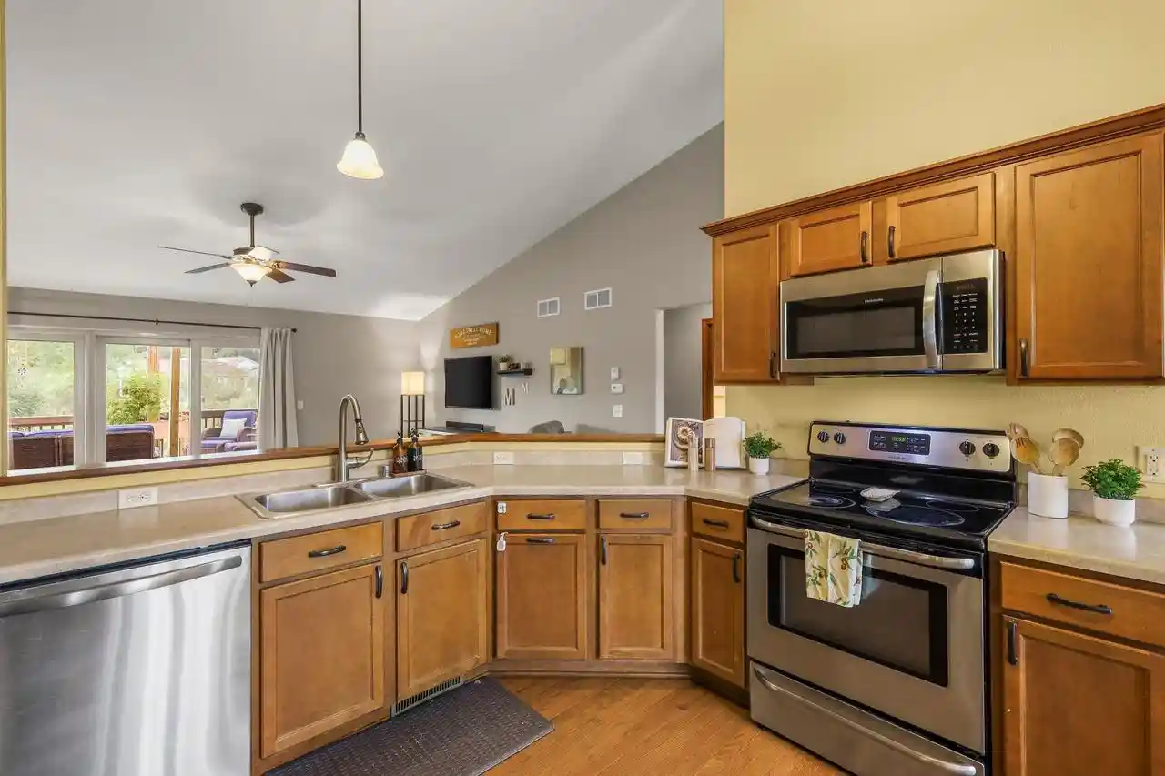 Photo 3 of Single family home for sale at 1132 Red Oak Cir, Watertown, WI 53094 | MLS# 2035503 | Listing updated on 2026-10-28