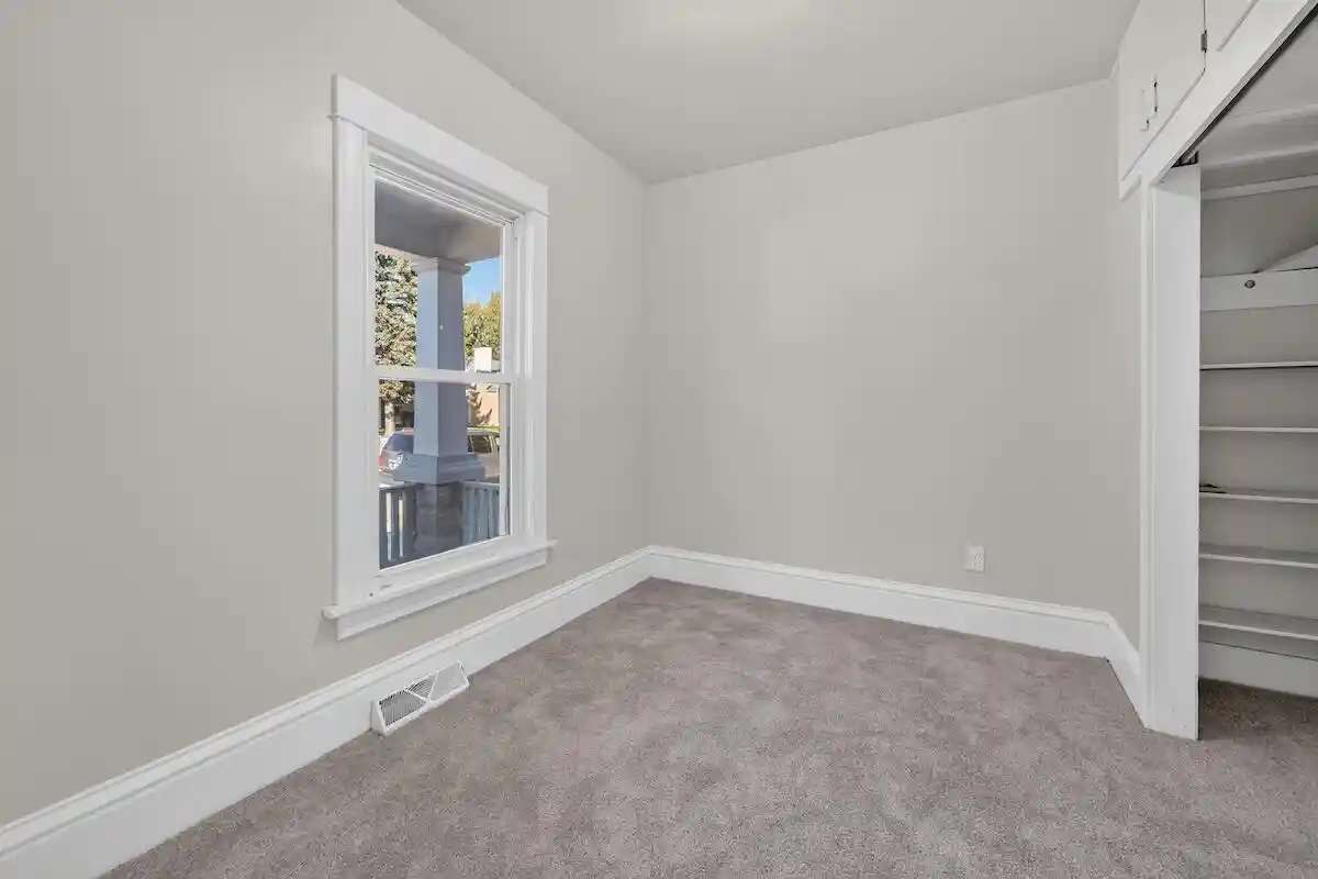 Photo 4 of Single family home for sale at 2115 Shoop St, Racine, WI 53404 | MLS# 1986418 | Listing updated on 2026-10-28
