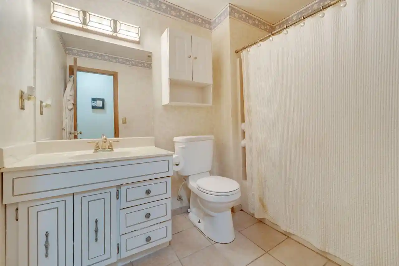 Photo 3 of Single family home for sale at 1934 W Edward Ln, Glendale, WI 53209 | MLS# 1986426 | Listing updated on 2026-10-28