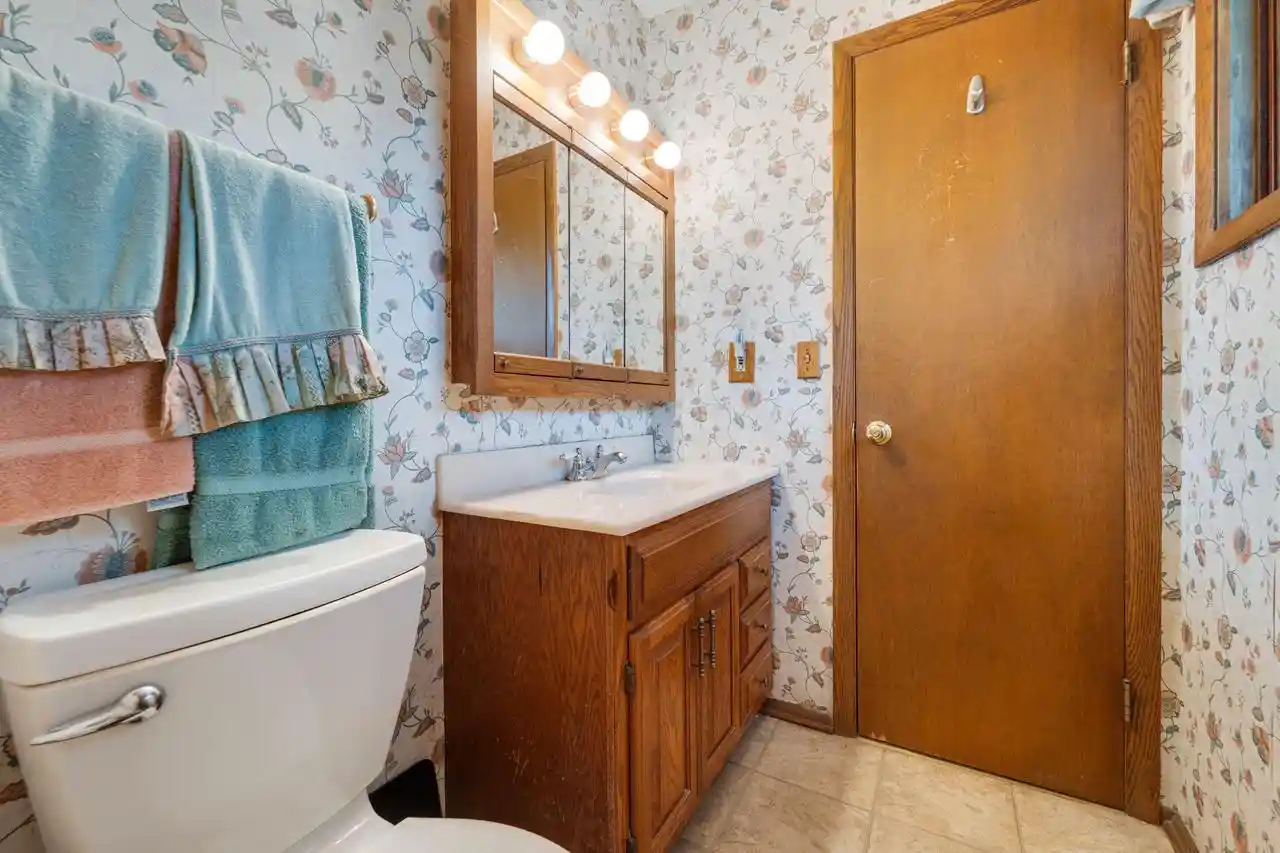 Photo 4 of Single family home for sale at 1934 W Edward Ln, Glendale, WI 53209 | MLS# 1986426 | Listing updated on 2026-10-28