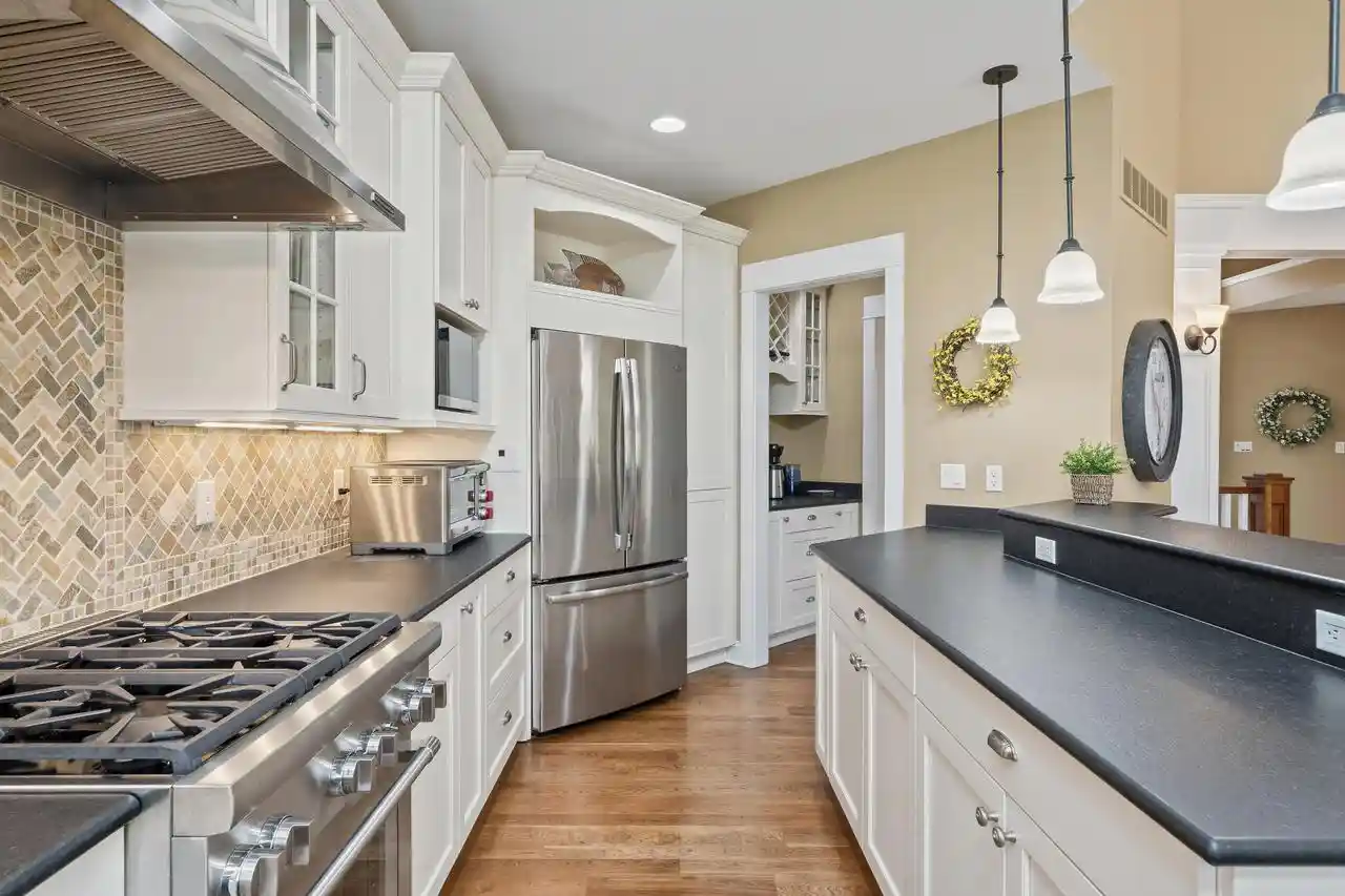 Listing Photo 1 - Condo for sale in building located at 1180 Savannah Ct, Lake Geneva, WI 53147 - Unit #26-08