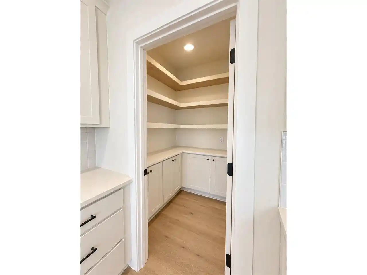 Photo 4 of Single family home for sale at 4046 Whistle Rock Cir, Deforest, WI 53532 | MLS# 2035519 | Listing updated on 2026-10-28