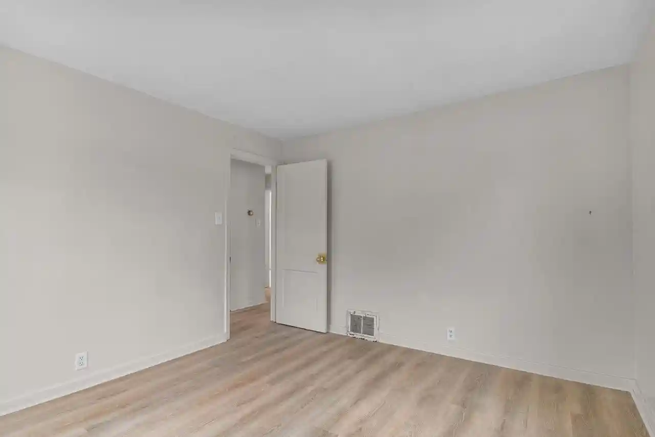 Photo 4 of Single family home for sale at 1222 9th Street, Green Bay, WI 54304 | MLS# 50335003 | Listing updated on 2026-10-28
