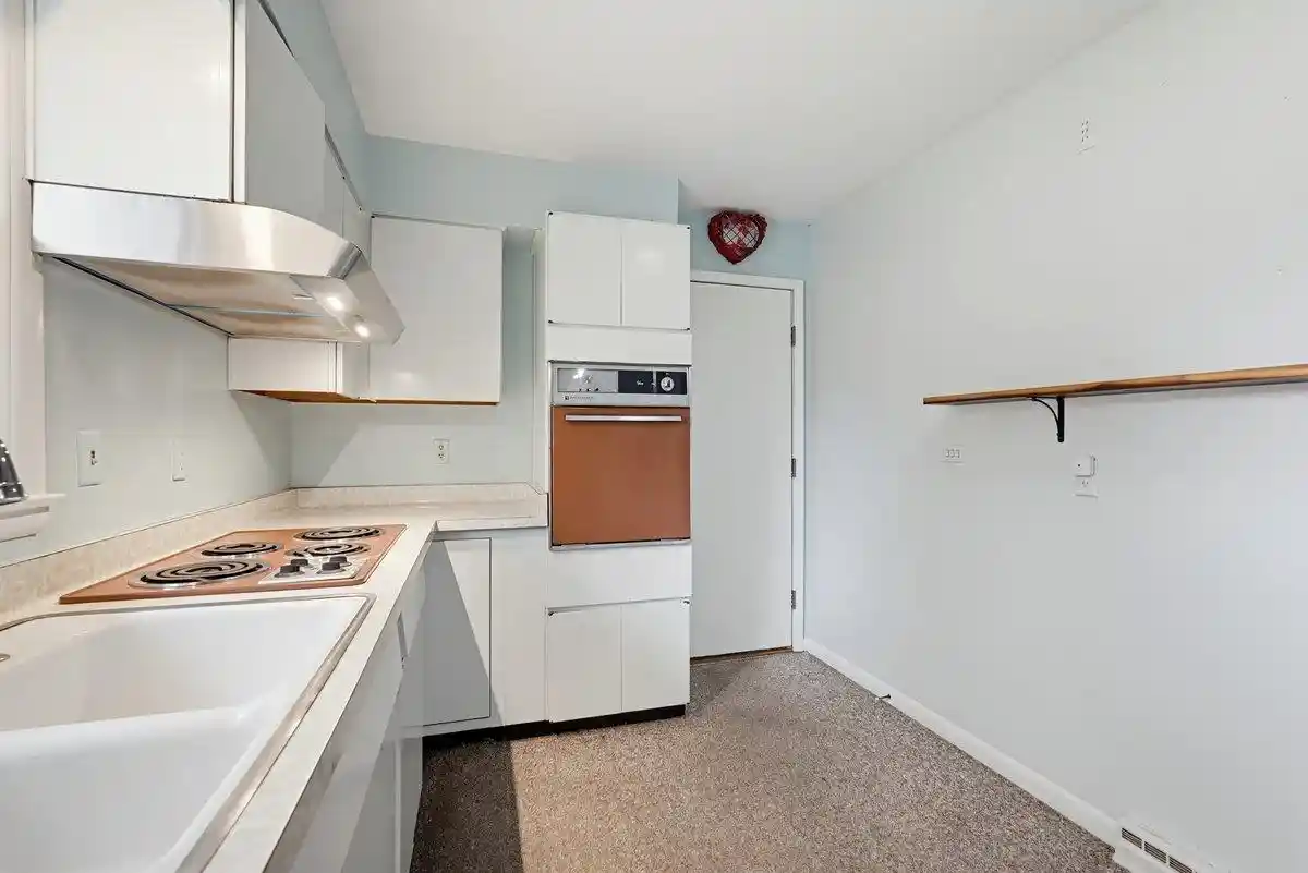 Photo 1 of Single family home for sale at 706 Hintze Rd, Madison, WI 53704 | MLS# 2035537 | Listing updated on 2026-10-28