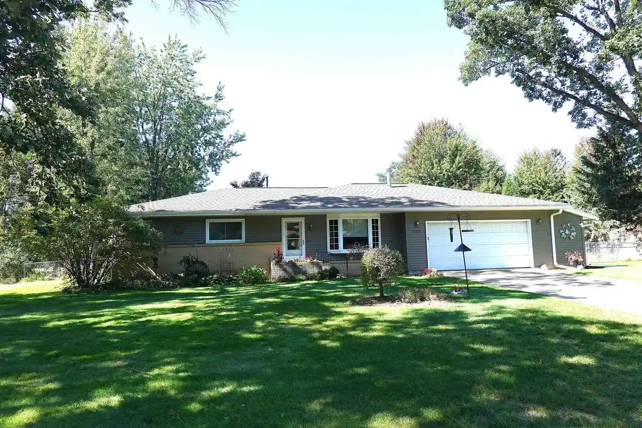 Photo 1 of Single family home for sale at 2323 Locust St, Stevens Point, WI 54481 | MLS# 22605389 | Listing updated on 2026-10-28