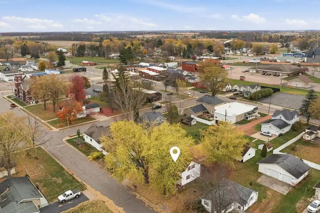 Photo 3 of Single family home for sale at 204 S Pearl St, Spencer, WI 54479 | MLS# 22605390 | Listing updated on 2026-10-28