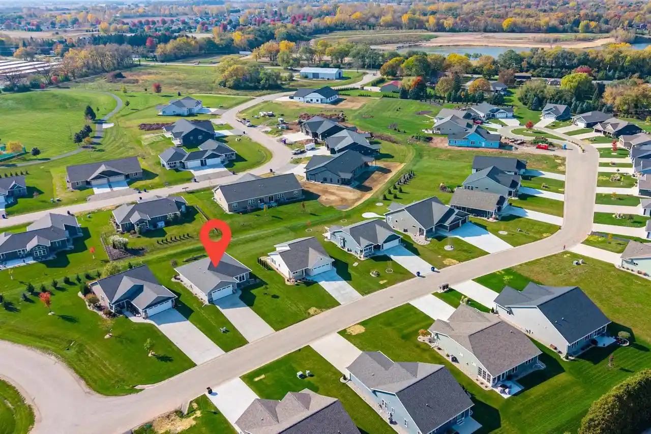 Photo 4 of Single family home for sale at 3417 Caden Ct, Oshkosh, WI 54904 | MLS# 50335042 | Listing updated on 2026-10-28