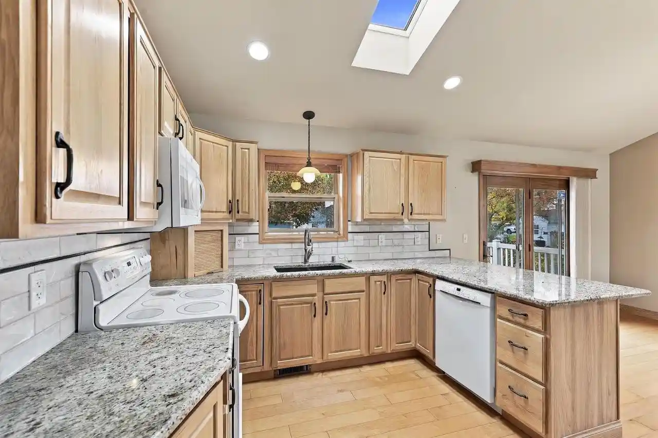 Photo 1 of Single family home for sale at 2419 N Lisa St, Appleton, WI 54914 | MLS# 50335046 | Listing updated on 2026-10-28