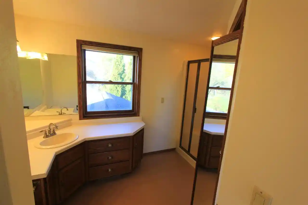 Photo 4 of Single family home for sale at 2954 Lumber Ln, Green Bay, WI 54313 | MLS# 50335040 | Listing updated on 2026-10-28
