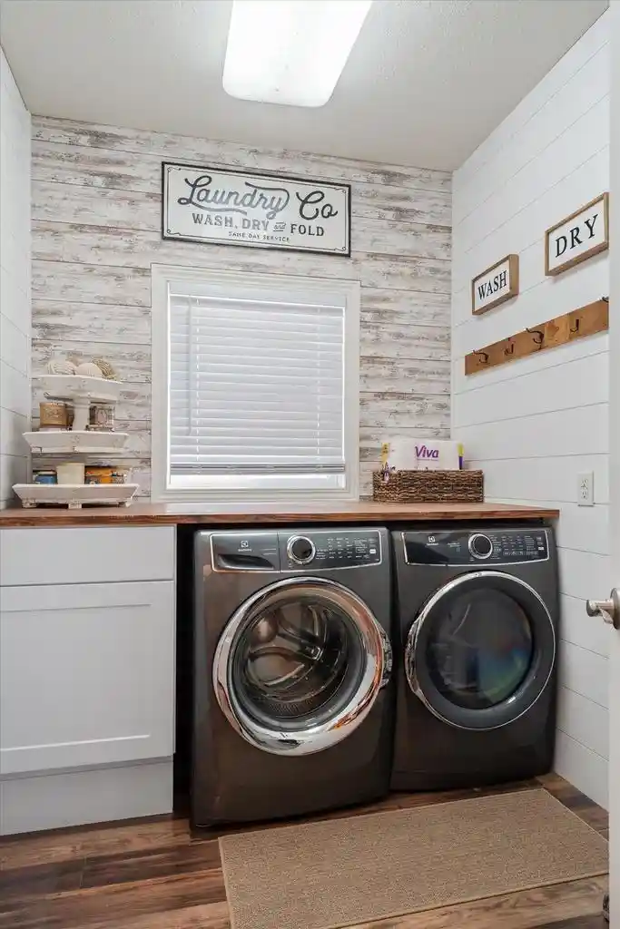 Photo 2 of Single family home for sale at 615 N Main St, Viroqua, WI 54665 | MLS# 1986470 | Listing updated on 2026-10-28
