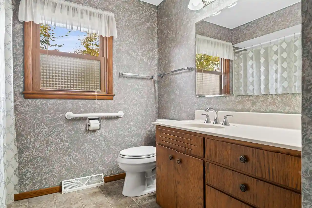 Photo 1 of Single family home for sale at 217 Maple St S St, La Crescent, MN 55947 | MLS# 1986473 | Listing updated on 2026-10-29