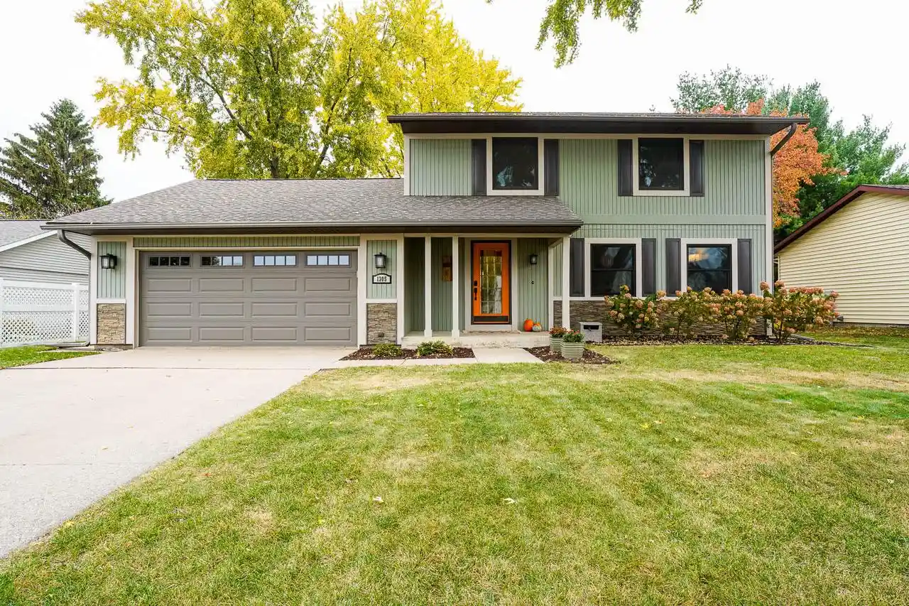 Single family home for sale at 1305 Meadow Ln, Onalaska, WI 54650 | MLS# 1986480