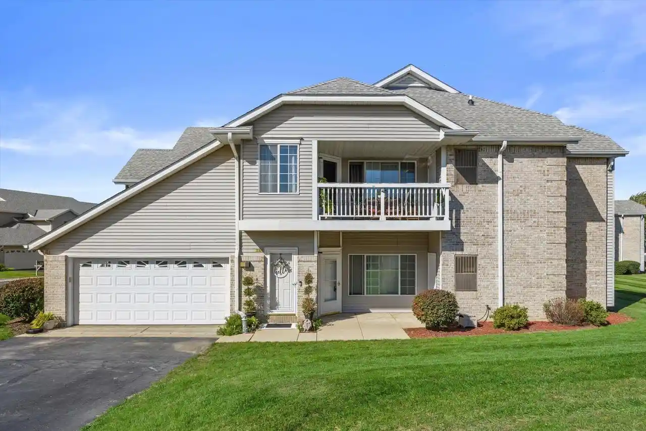 Photo 1 of Condo for sale at 6976 S Rolling Meadows Ct, Oak Creek, WI 53154 | MLS# 1986520 | Listing updated on 2026-10-29
