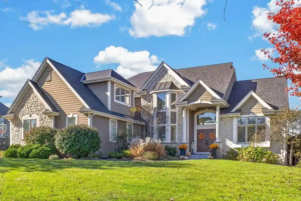 Single family home for sale at 1187 Mary Hl Cir, Hartland, WI 53029 | MLS# 1986525