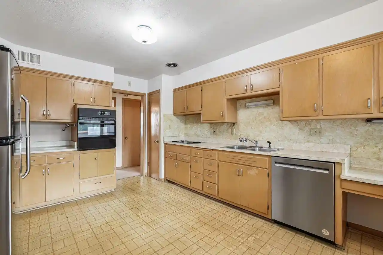 Photo 4 of Single family home for sale at 7824 Saint Anne Ct, Milwaukee, WI 53213 | MLS# 1986540 | Listing updated on 2026-10-29