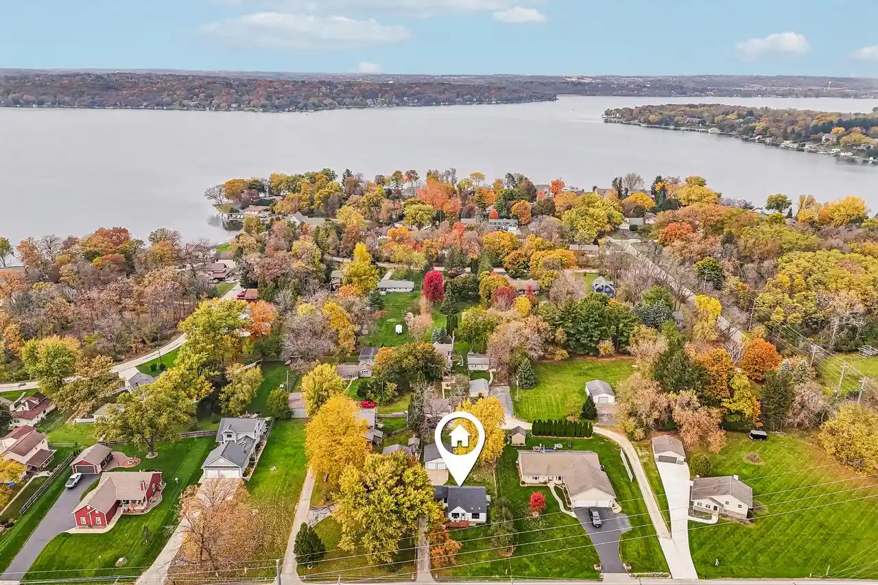 Single family home for sale at N20w28318 Oakton Rd, Pewaukee, WI 53072 | MLS# 1986546