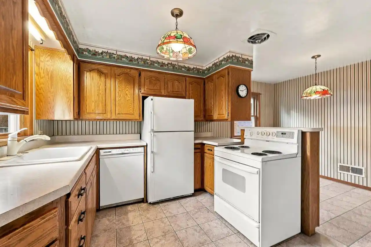 Photo 4 of Single family home for sale at 1833 Fremont St, Stevens Point, WI 54481 | MLS# 22605401 | Listing updated on 2026-10-29