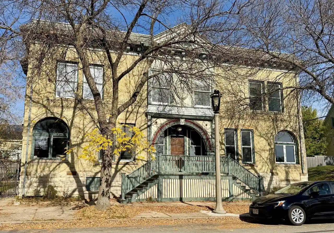 Condo for sale at 224 W Vine St #102, Milwaukee, WI 53212 | MLS# 1986565