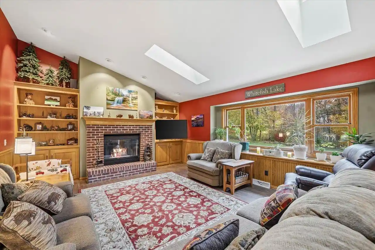 Photo 4 of Single family home for sale at 1518 Sandstone Ln, Sheboygan, WI 53083 | MLS# 1986566 | Listing updated on 2026-10-29