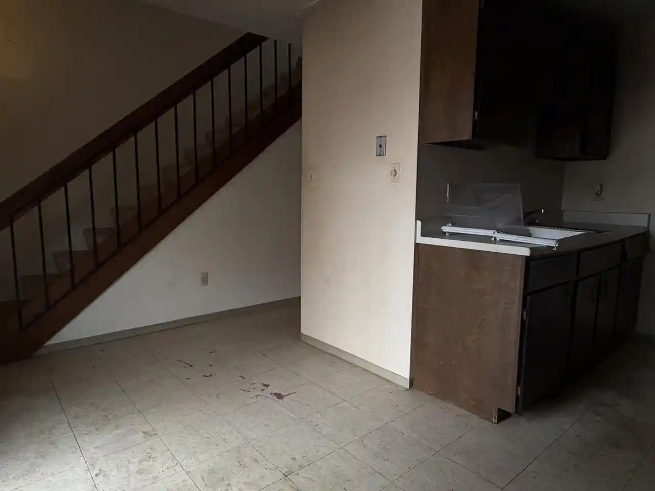 Listing Photo 2 - Condo for sale in building located at 1651 W Edgerton Ave, Milwaukee, WI 53221 - Unit #H